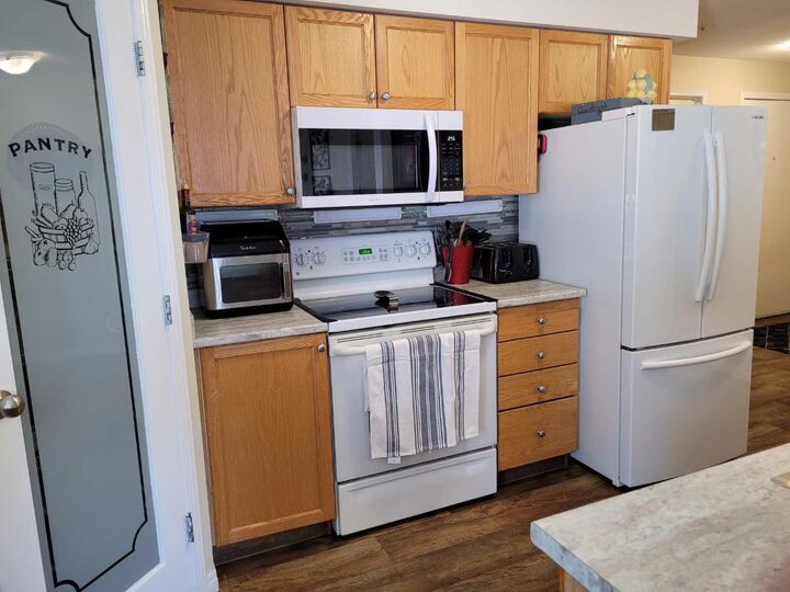 Property Photo: 1632 Saamis Drive NW 320 AB T1C 4X3