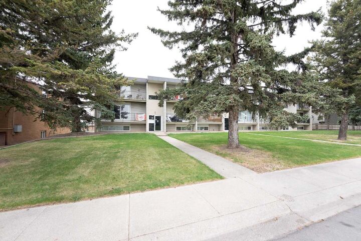 Property Photo: 218 Mayor Magrath Drive N 3 AB T1H 3P8