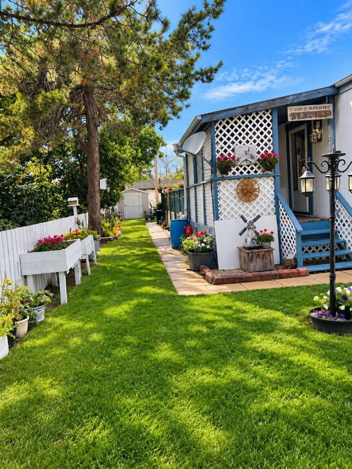 Property Photo: 212 Lucknow Street AB T0C 2S0