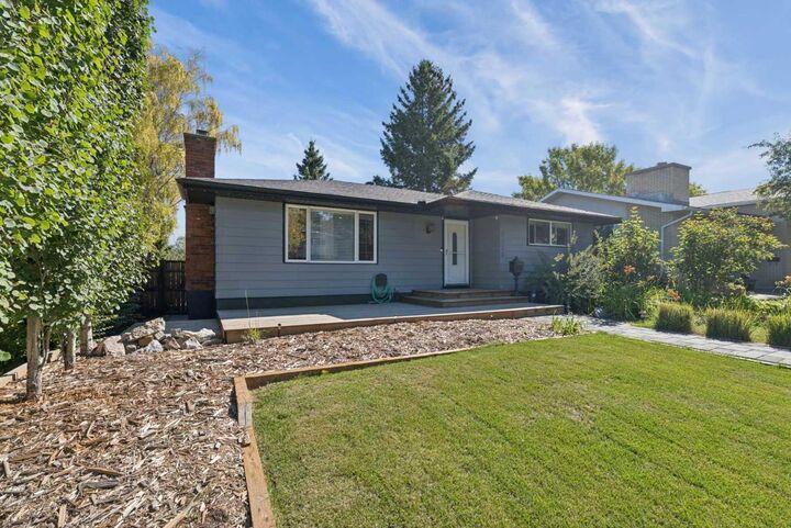 Property Photo:  7120 8 Street NW  AB T2K 1G3 