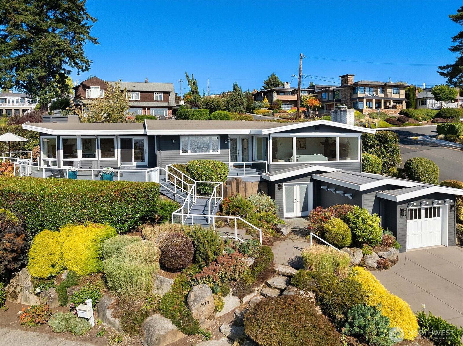 Property Photo:  500  Waverly Way  WA 98033 