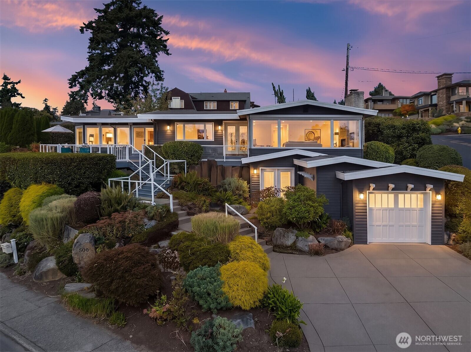 Property Photo: 500 Waverly Way WA 98033