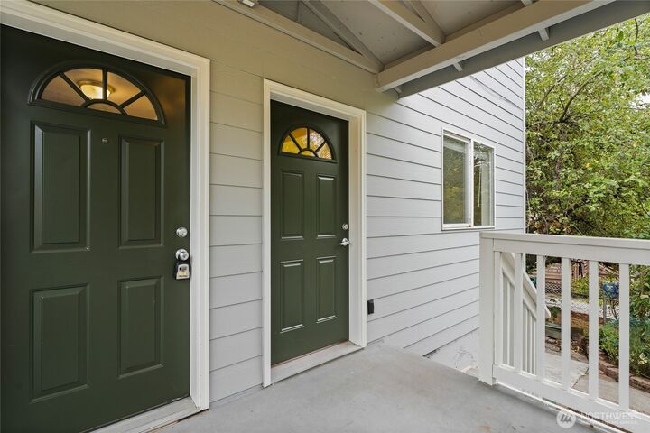 Property Photo: 4724 S Findlay Street B WA 98118