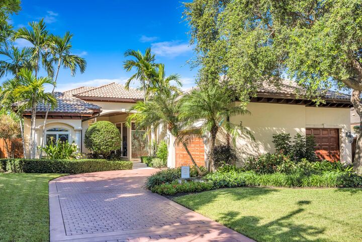 Property Photo: 2507 Barcelona Drive FL 33301