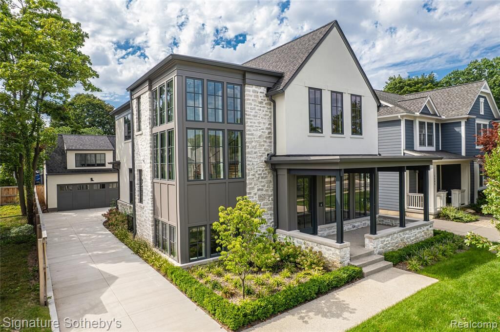 Property Photo: 1622 Stanley Boulevard MI 48009