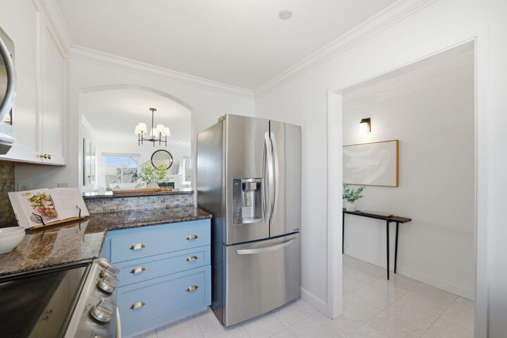 Property Photo:  320 Peninsula Avenue 409  CA 94401 
