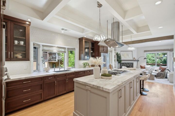 Property Photo:  643 Vista Drive  CA 94062 
