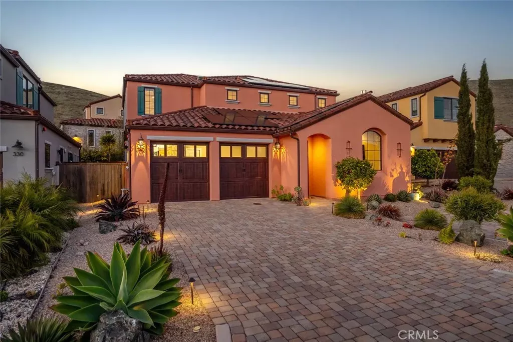 Property Photo: 342 Tresana Lane CA 93401