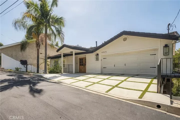 Property Photo:  4825 Galendo Street  CA 91364 
