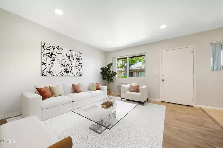 Property Photo:  761 E Orange Grove Boulevard 4  CA 91104 