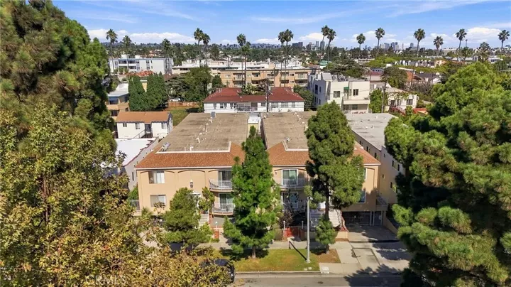 Property Photo:  933 11th Street 9  CA 90403 