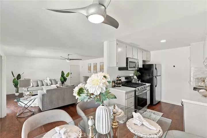 Property Photo:  933 11th Street 9  CA 90403 