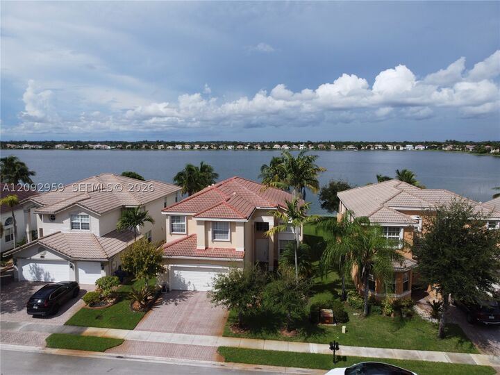 Property Photo: 4276 SW 179th Way FL 33029