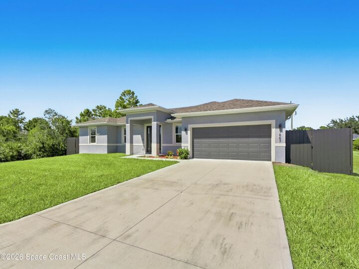 Property Photo:  1667 Tilly Street SE  FL 32909 
