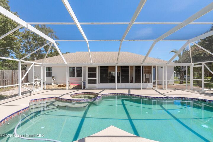 Property Photo:  276 Roman Avenue NE  FL 32907 