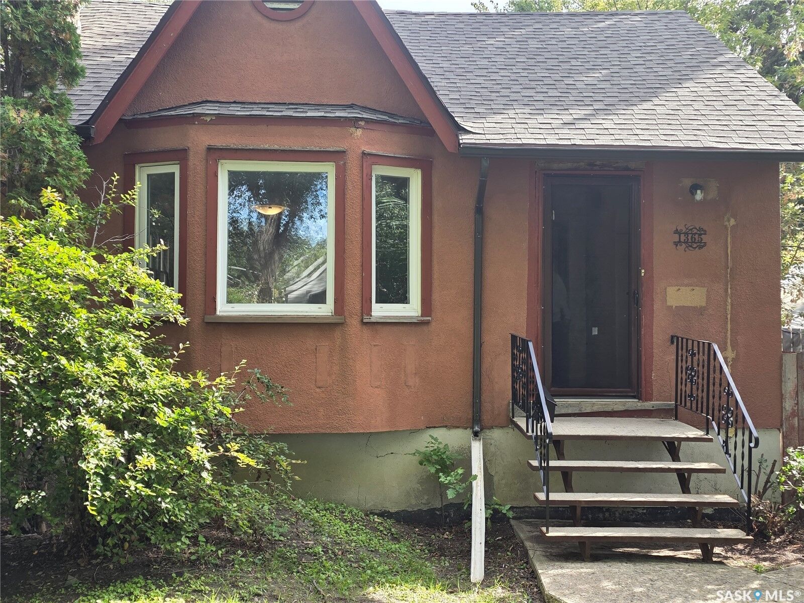 Property Photo: 1365 Princess Street SK S4T 3Y9