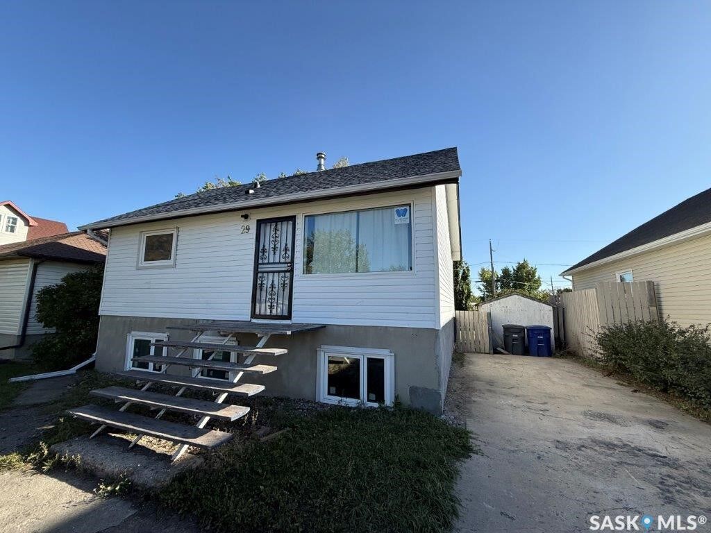Property Photo:  29 6th Street Crescent W  SK S0L 1S0 