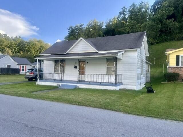 Property Photo: 435 Lyons Avenue VA 24651