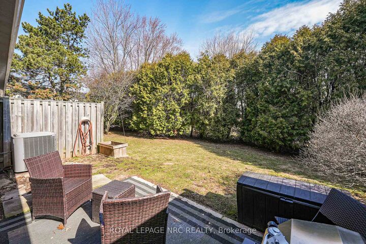 Property Photo:  453 Woodview Road 4  ON L7N 2Z9 