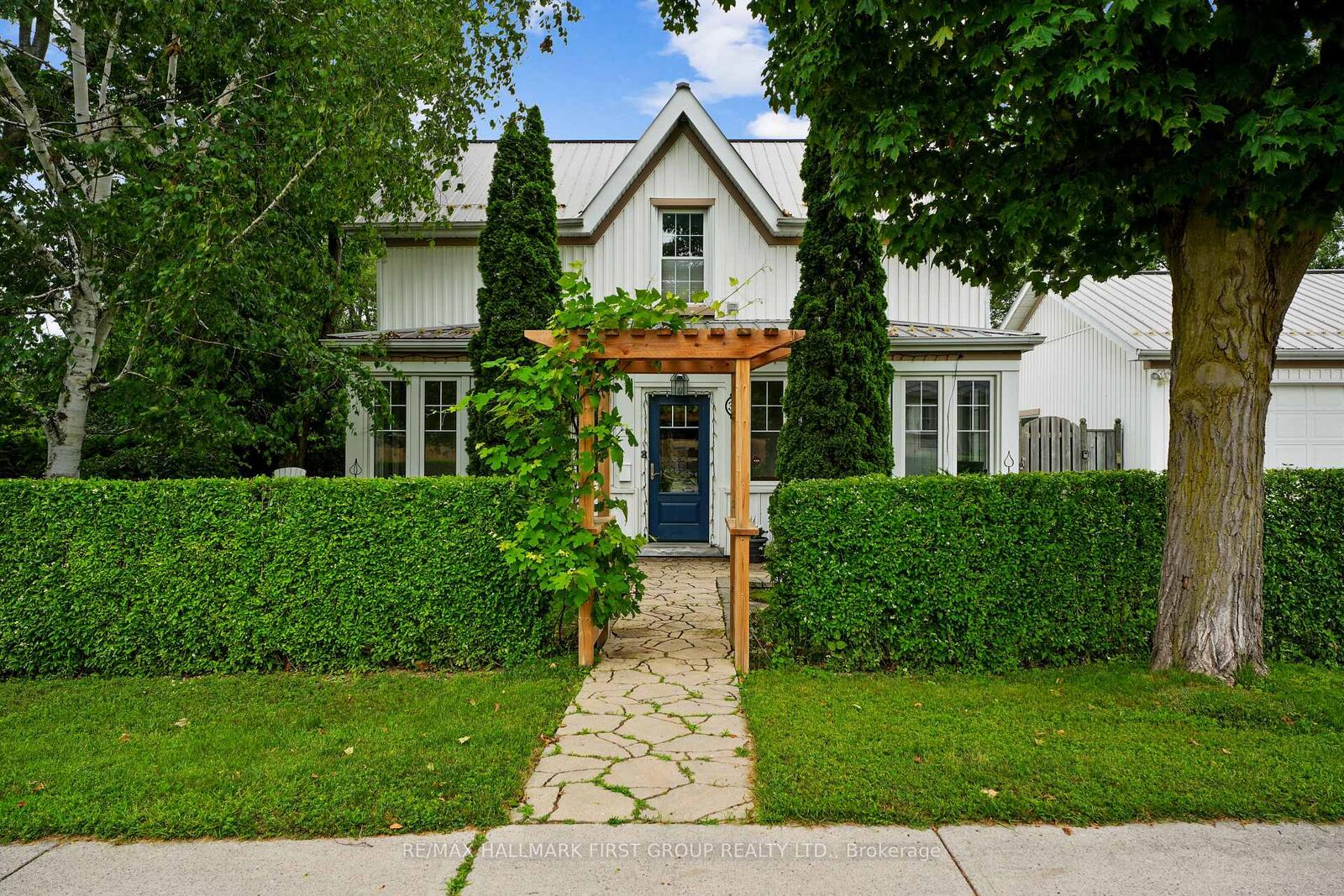 Property Photo:  34 Croft Street  ON L1A 1Y9 