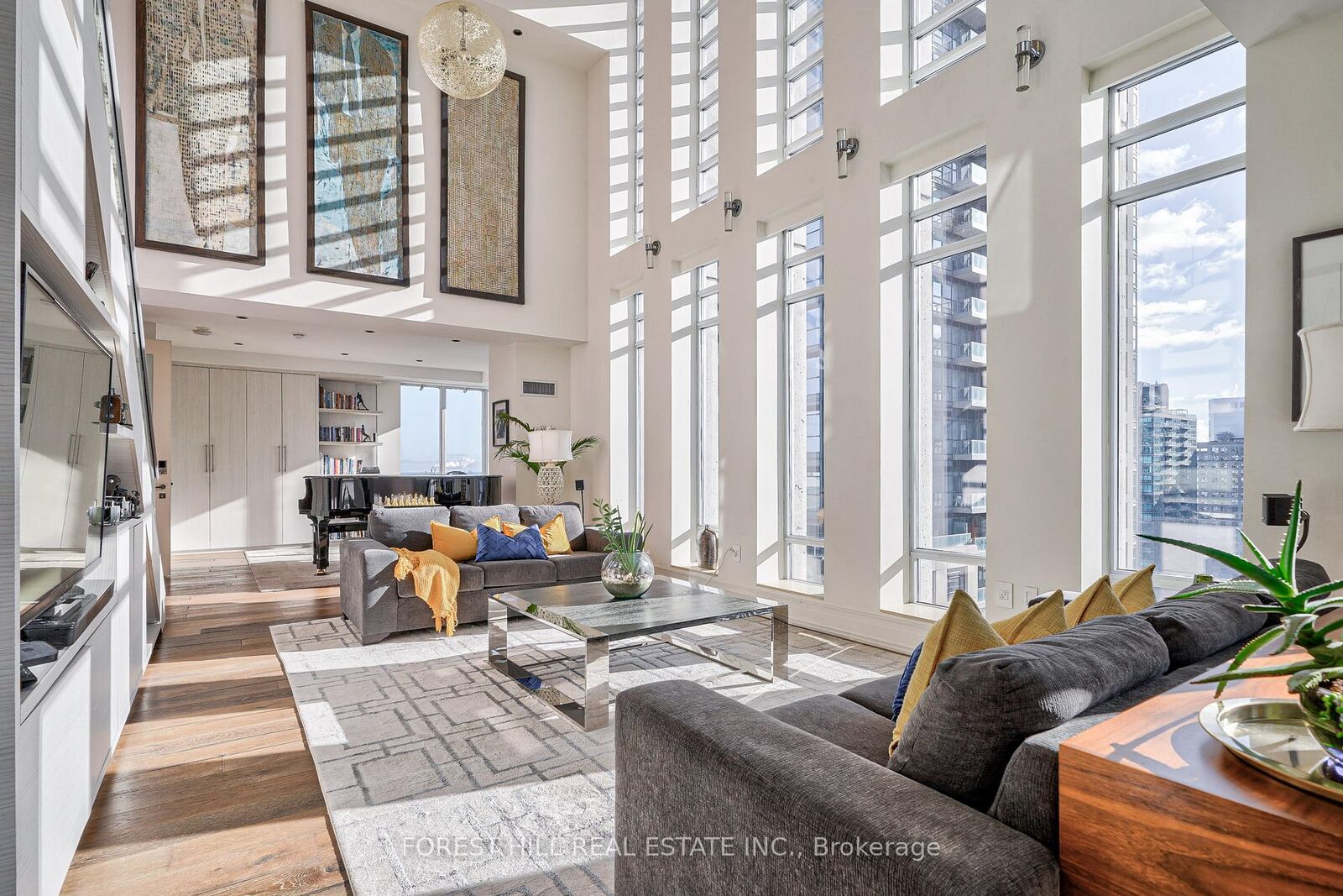 Property Photo: 8 Colborne Street Ph2701 ON M5E 1A1
