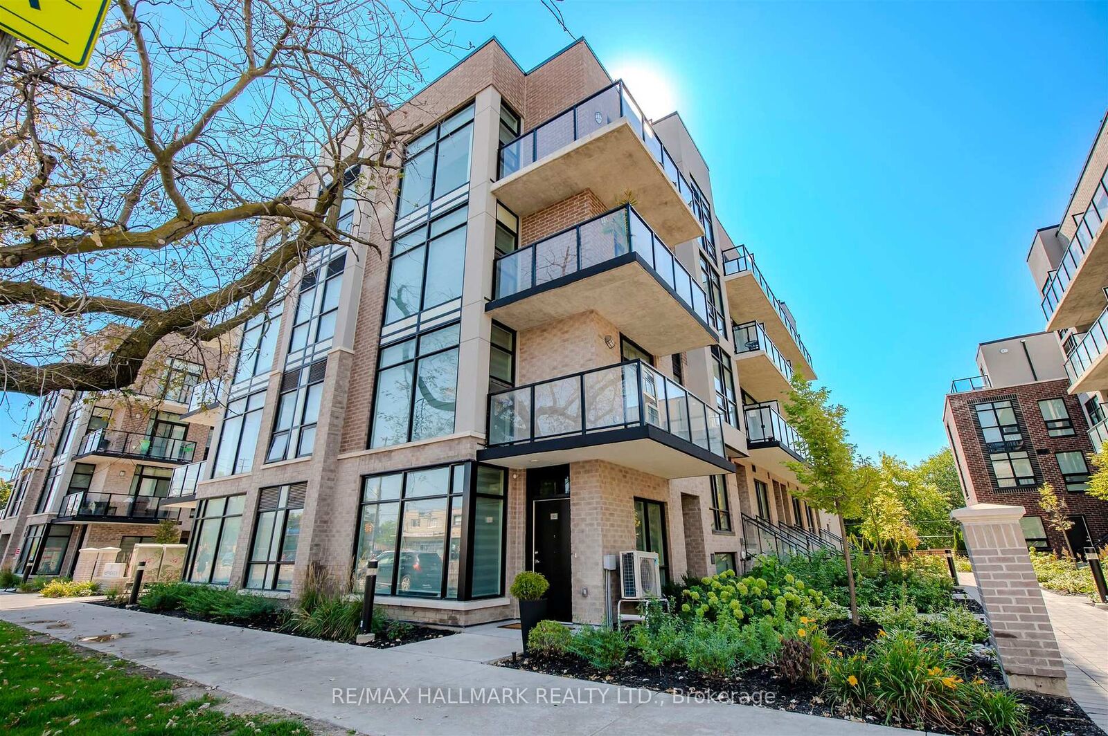 Property Photo: 10-851 Sheppard Avenue W 2 ON M3H 0G2