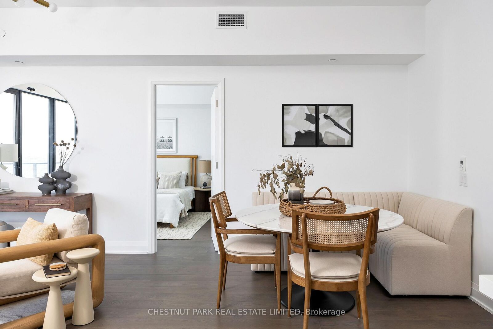 Property Photo:  33 Frederick Todd Way 1110  ON M4G 0C9 