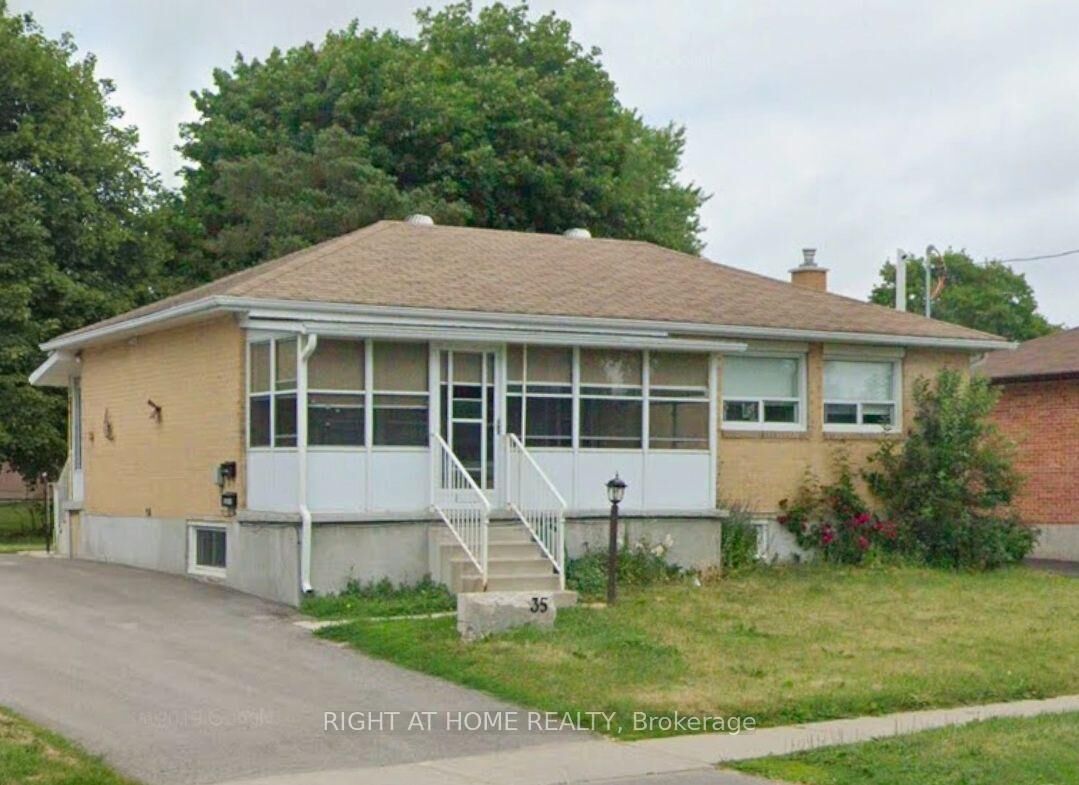 Property Photo: 35 Oak Street Lower ON L4M 3V3