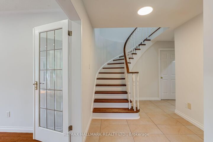 Property Photo:  5031 Northern Lights Circle  ON L5R 2P7 