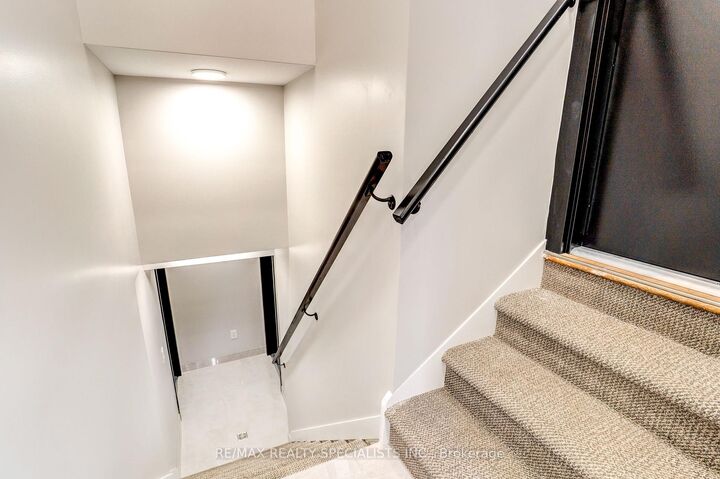 Property Photo:  454 Mayzel Road Lower  ON L7R 3C3 