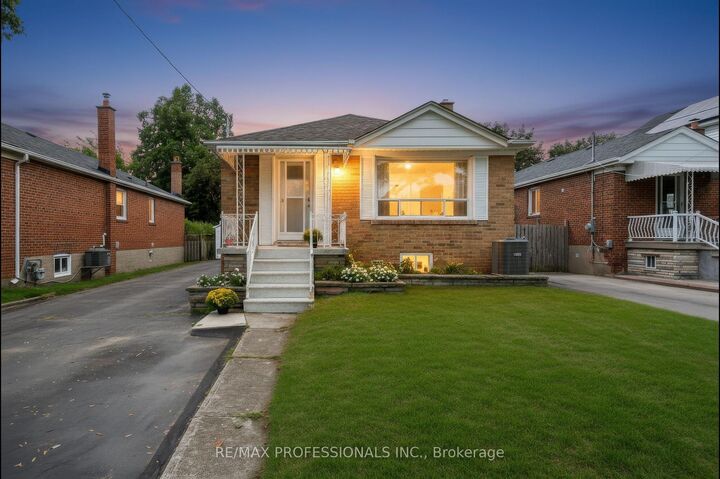 Property Photo:  26 Nordin Avenue  ON M8Z 2B3 