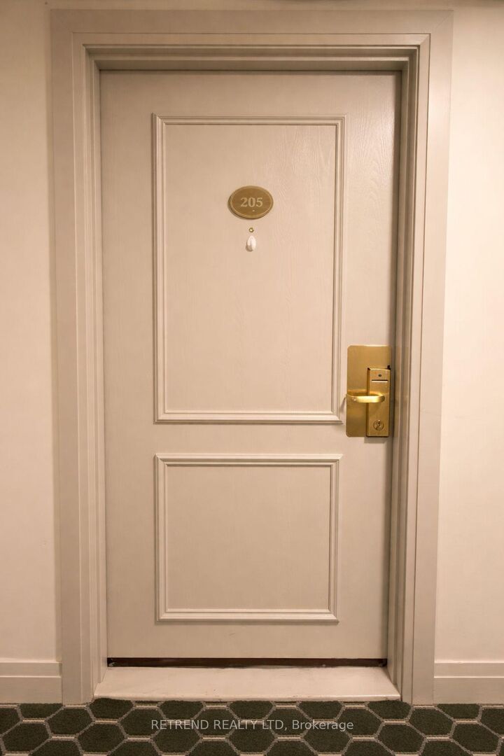 Property Photo:  2737 Keele Street 205  ON M3M 2E9 