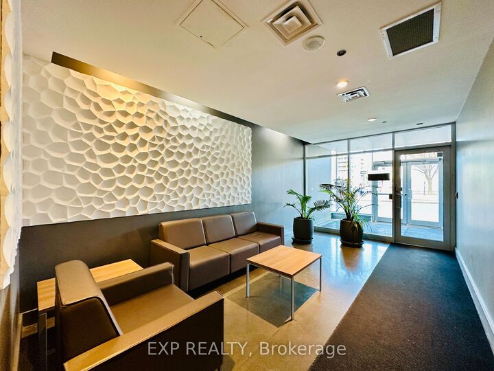 Property Photo:  180 York Street 1006  ON K1N 1J6 