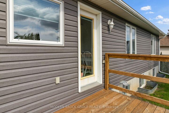 Property Photo: 230 Beley Street ON K6V 7J7