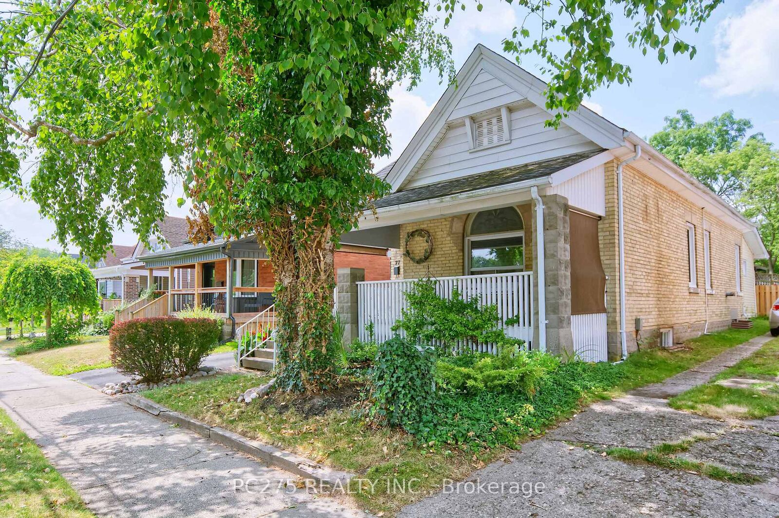 Property Photo:  77 Elm Street  ON N5Z 2K4 