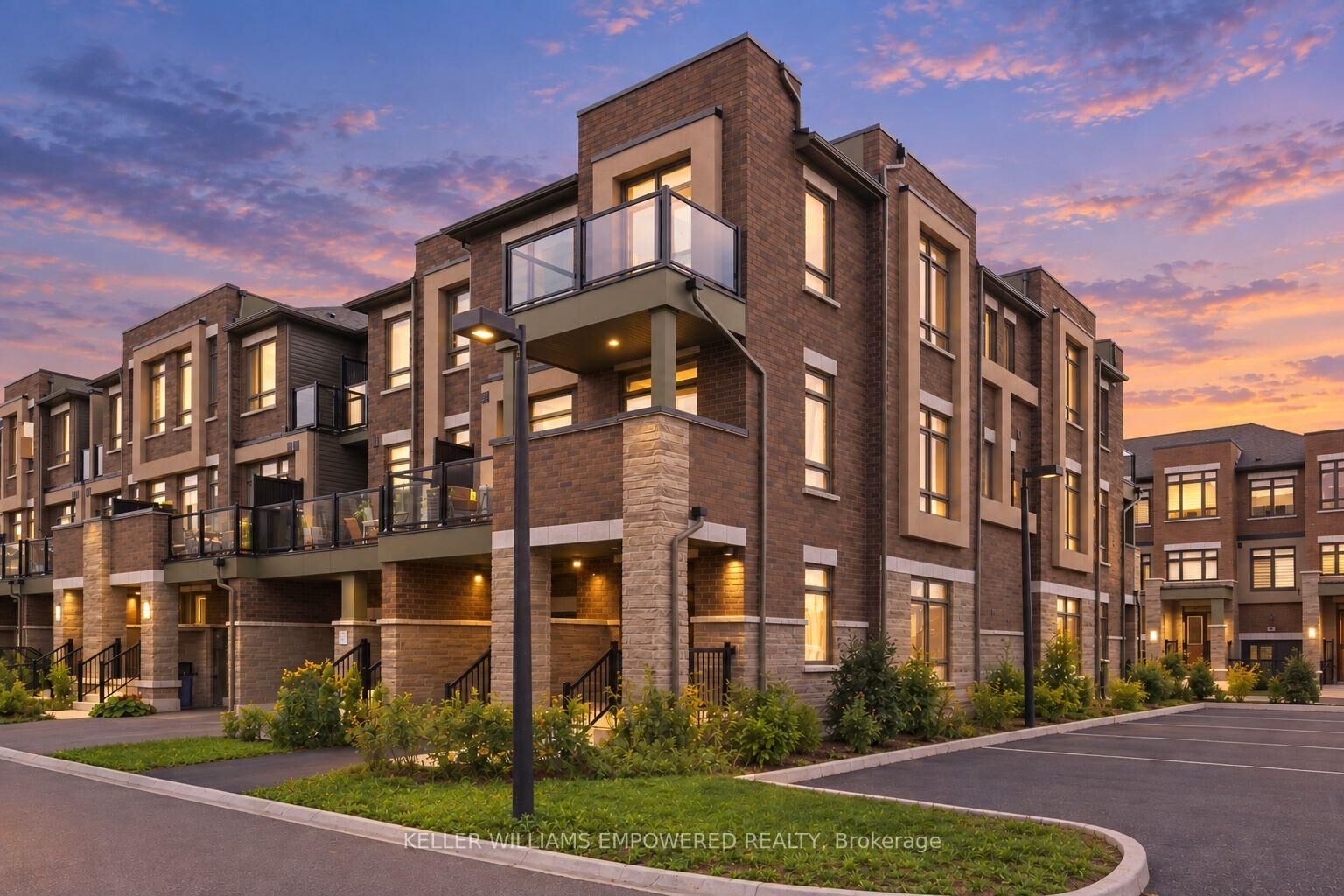 Property Photo:  30 Riley Reed Lane  ON L4S 0M3 