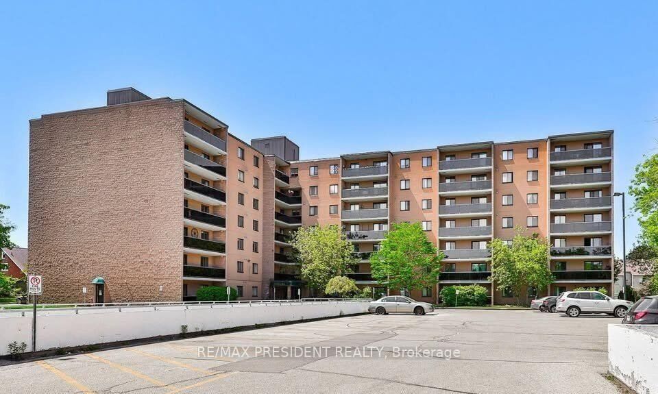 Property Photo:  29 West Avenue W 111  ON N2M 5E4 