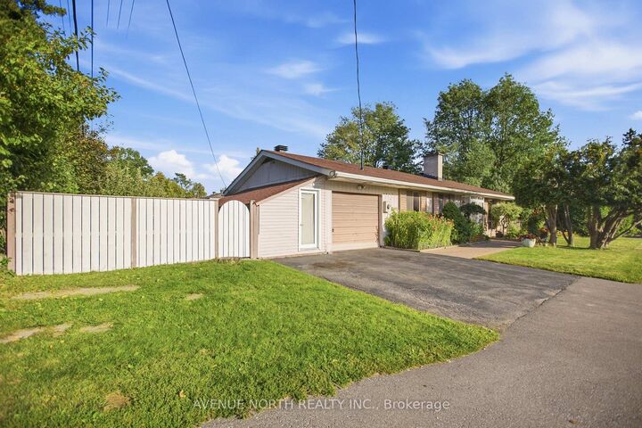 Property Photo:  2617 Flannery Drive  ON K1V 8M4 