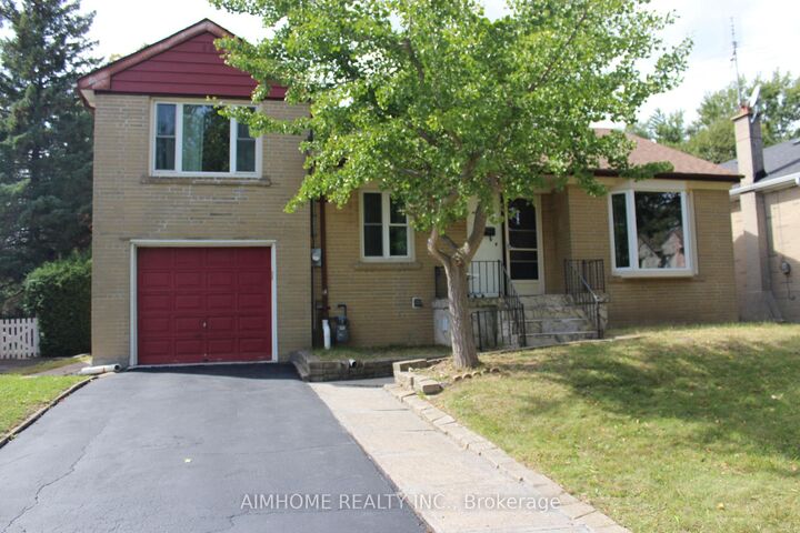 Property Photo:  32 Lauralynn Crescent  ON M1S 2H5 