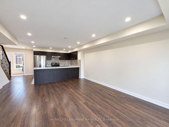 Property Photo: 1 Gable Hurst Way 2610 ON L6B 1N5