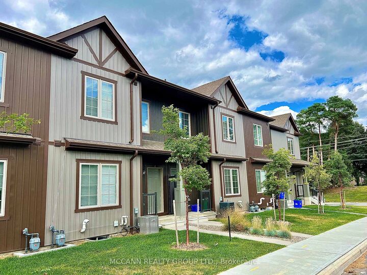 Property Photo:  110 Grew Boulevard 4  ON L0E 1L0 