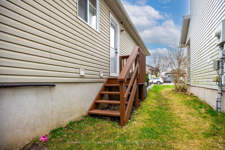 Property Photo:  289 Hungerford Street  ON N5W 6E3 