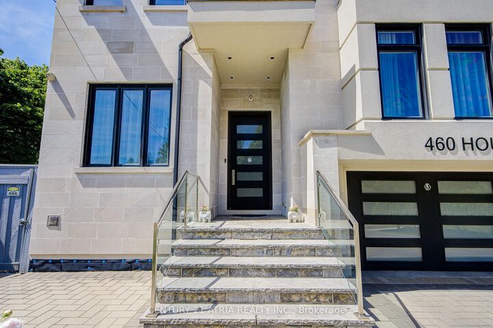 Photo de la propriété: 460 Hounslow Avenue ON M2R 1H8