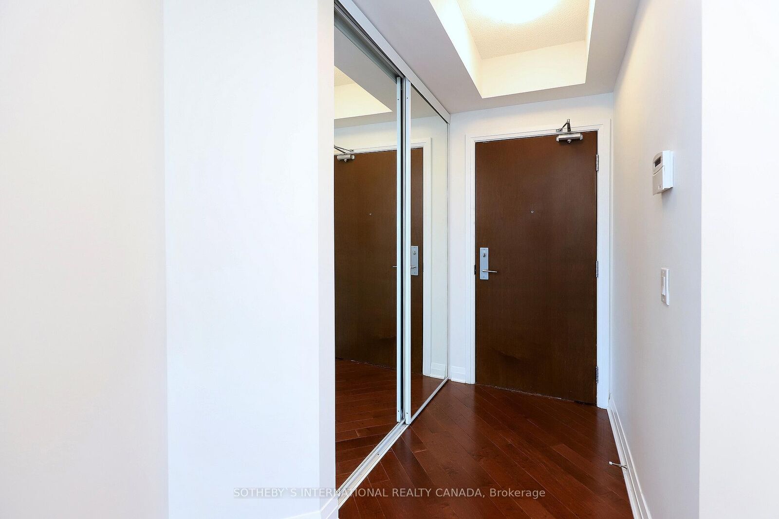 Property Photo:  1055 Southdown Road 705  ON L5J 0A3 