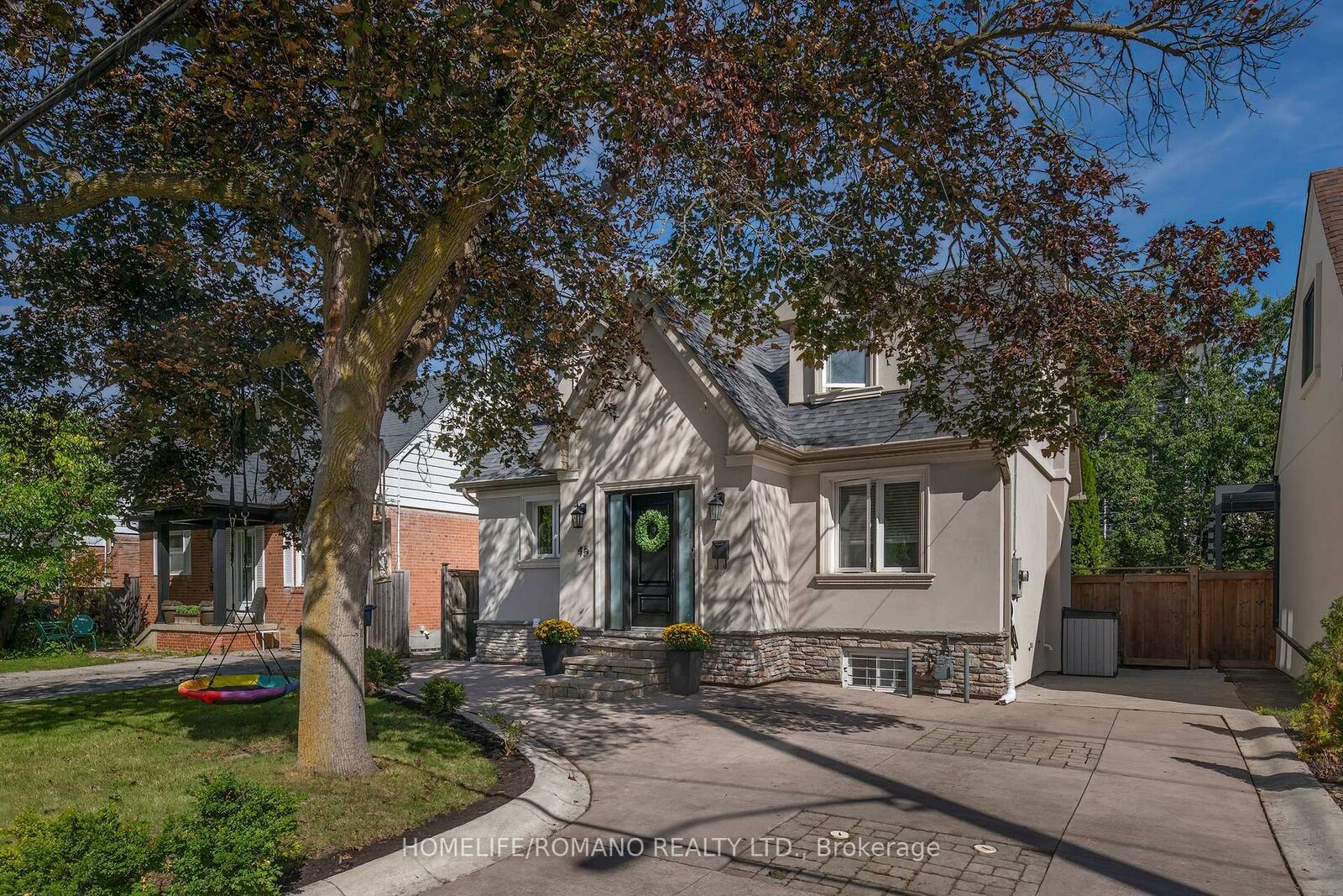 Property Photo:  45 Riverview Heights  ON M9P 2N3 