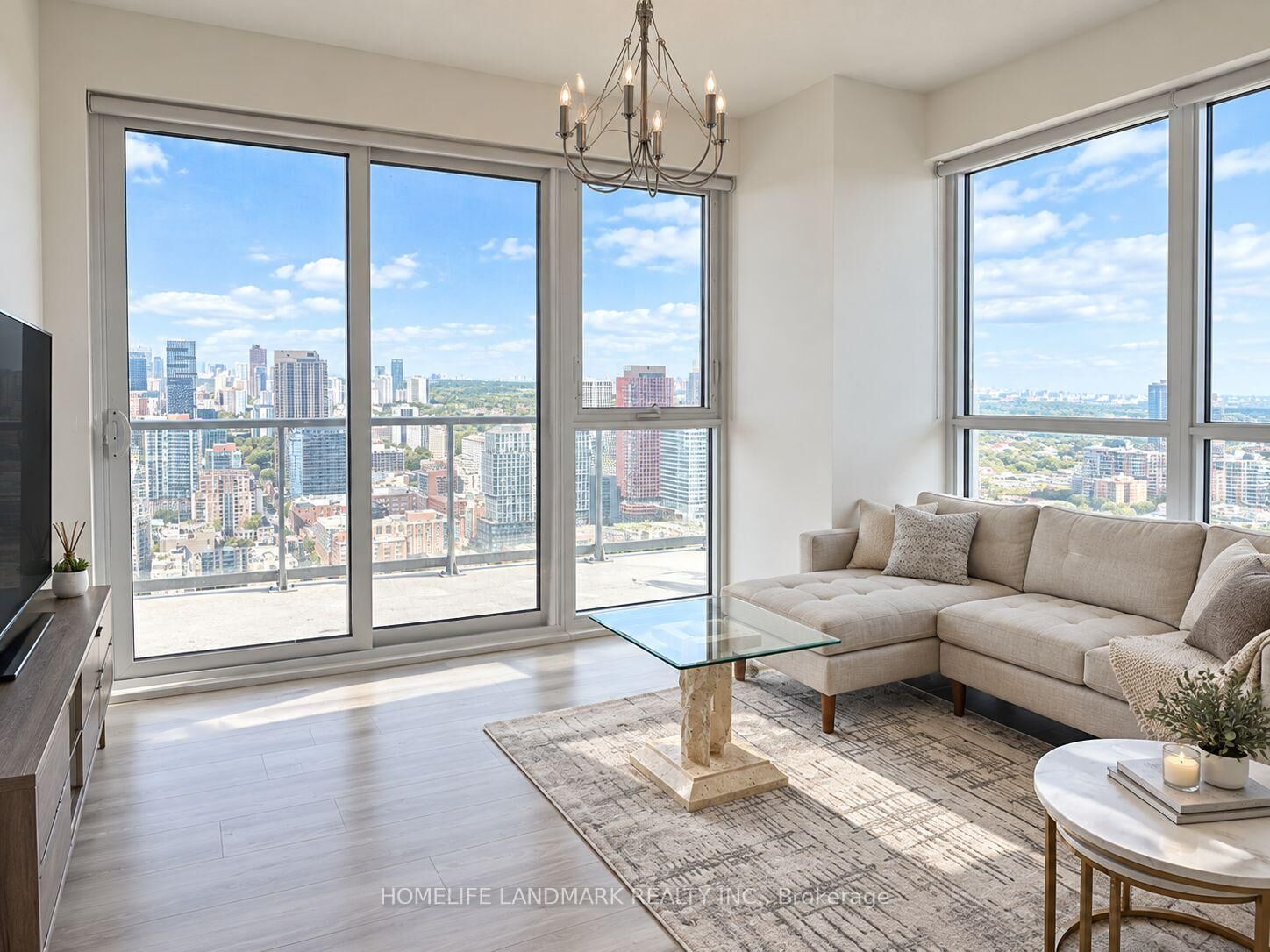 Property Photo:  15 Lower Jarvis Street 3812  ON M5E 0C4 