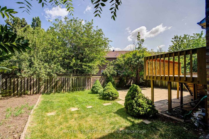 Property Photo:  33 Levellands Crescent  ON L4B 0A5 