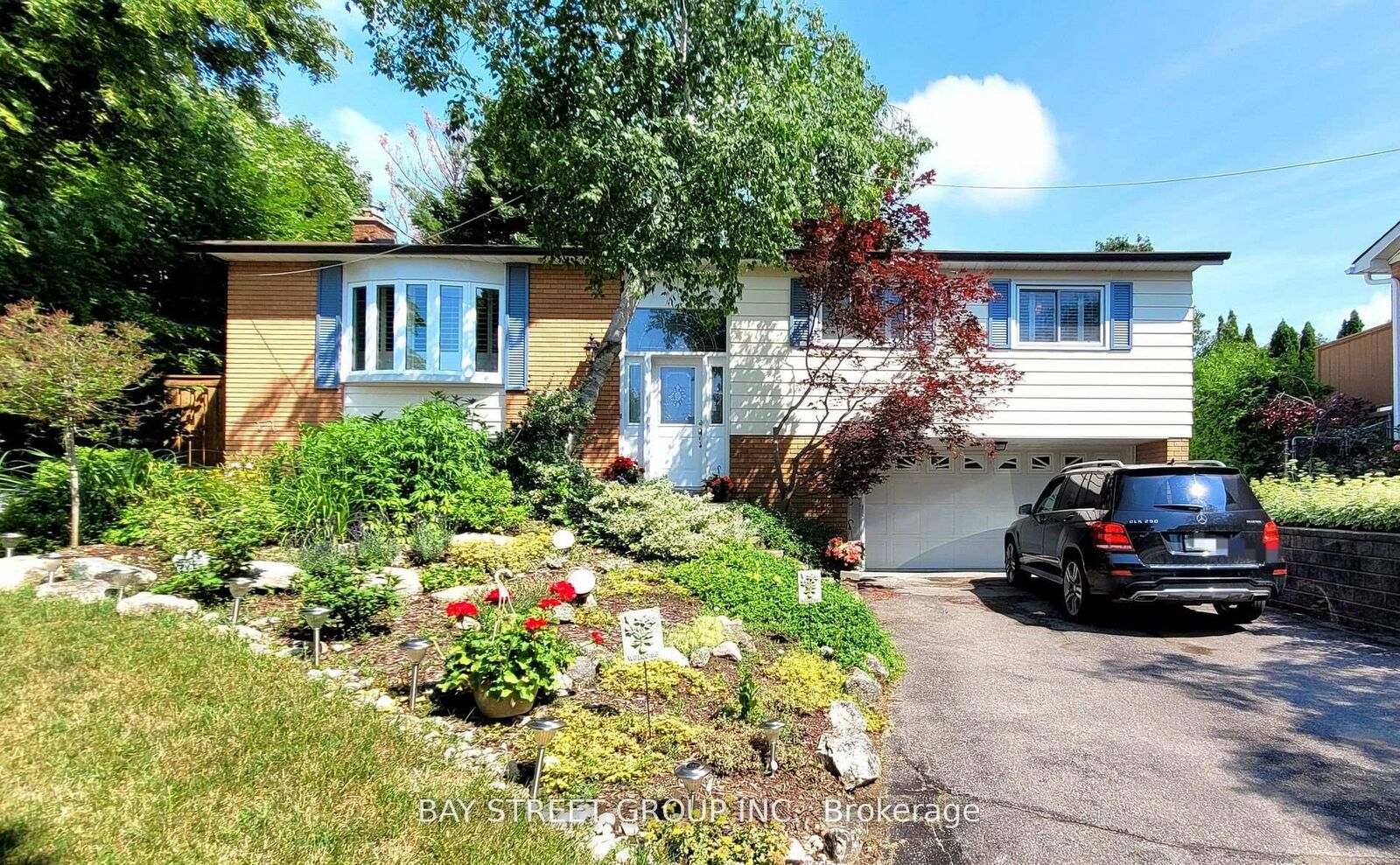 Property Photo:  37 Sir Bodwin Place Lower  ON L3P 2X7 