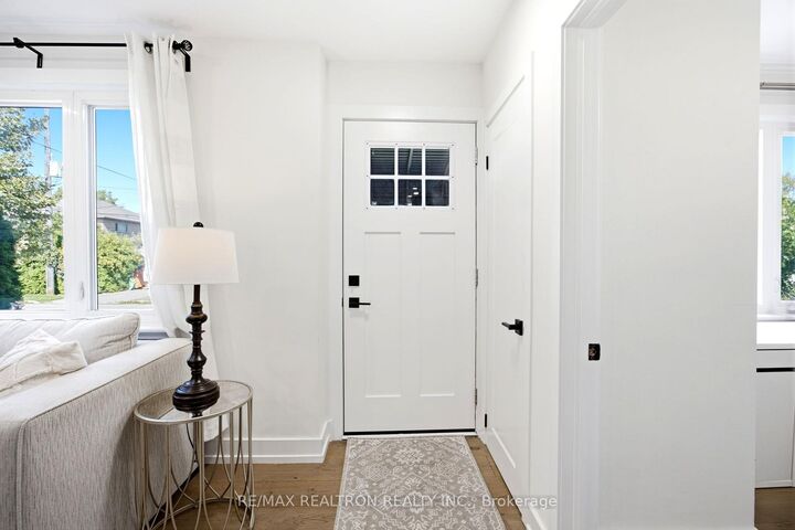 Property Photo:  119 Reiner Road  ON M3H 2L7 