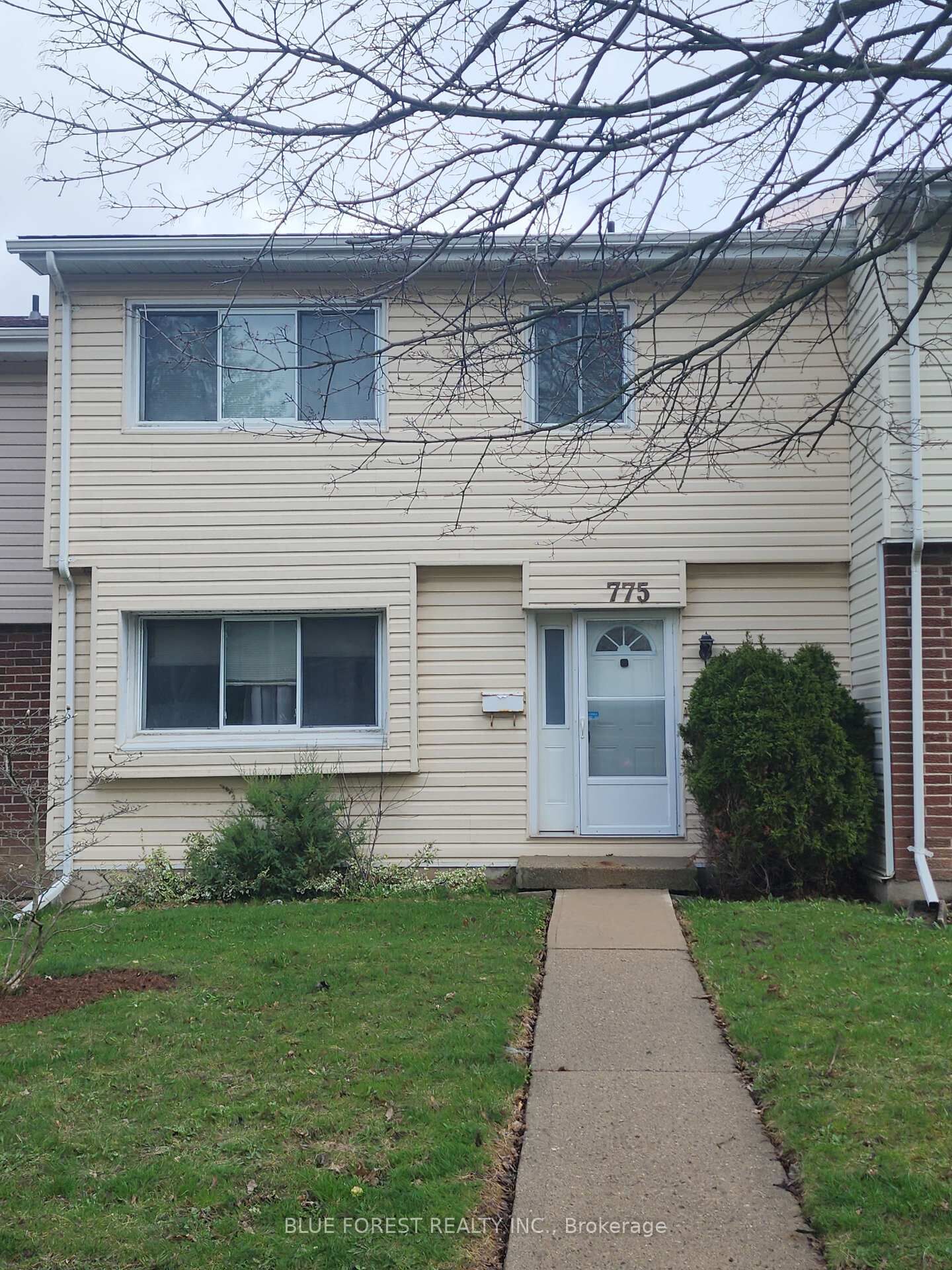 Property Photo: 775 Wilkins Street 75 ON N6C 4Z9